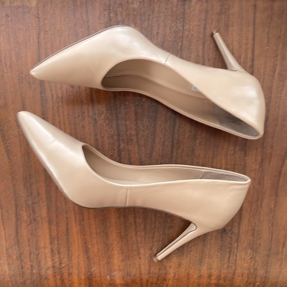 Steve Madden Luiza Nude Leather Heels - Picture 1 of 7